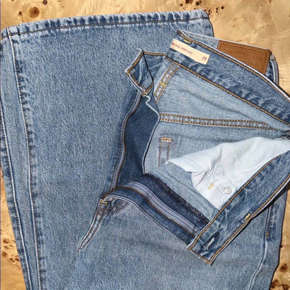 LEVIS RIBCAGE WIDE LEG JEANS SIZE 29x30 women’s medium wash premium Levi’s